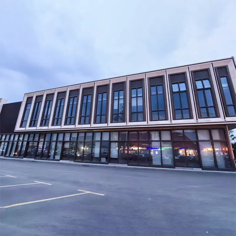 O que é vidro para parede cortina e como ele pode transformar edifícios comerciais modernos